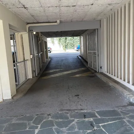 Grand Appart Climatise Avec Parking Ницца