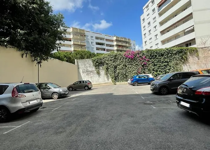 Grand Appart Climatise Avec Parking *